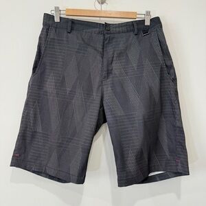 Calvin Klein Geometric Black and Grey Men's Preppy Golf Athletic Shorts Size 32